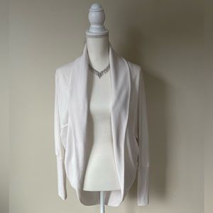 Beautiful cream colored cocoon sweater / cardigan size S